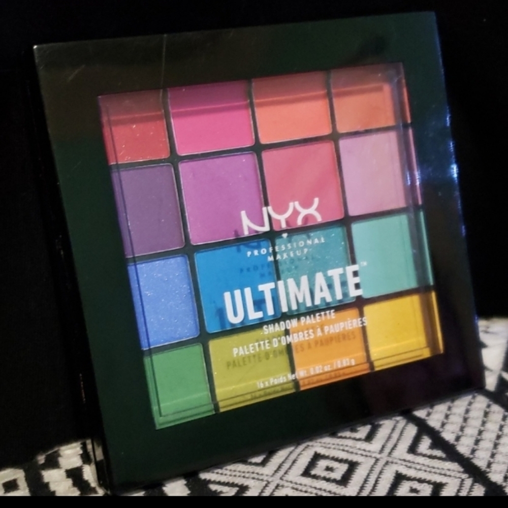 NYX🌈Rainbow🌈Eyeshadow Palette!